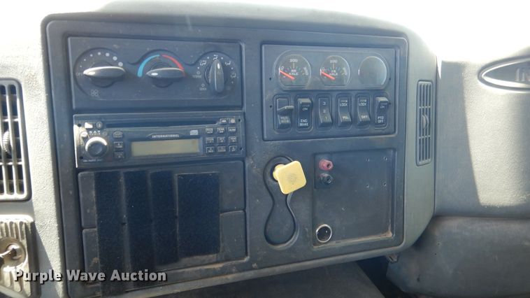 image for item ES9656 2006 International 7600  dump truck