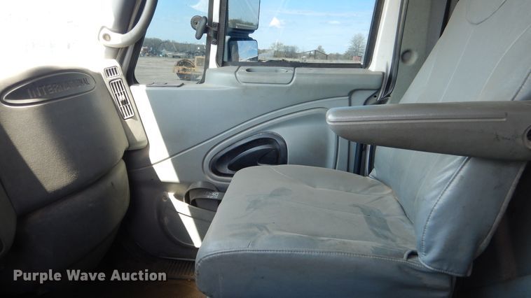 image for item ES9656 2006 International 7600  dump truck