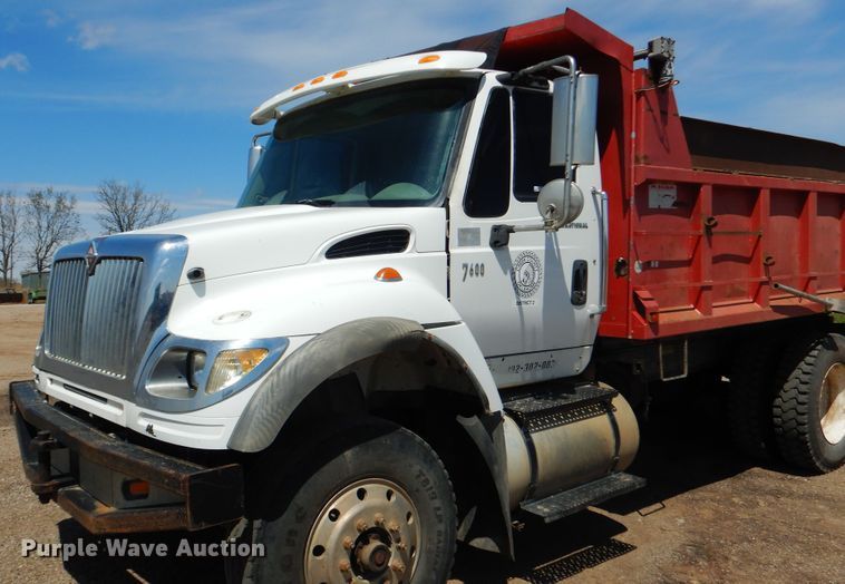 image for item ES9656 2006 International 7600  dump truck