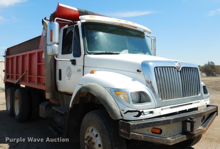 image for item ES9656 2006 International 7600  dump truck