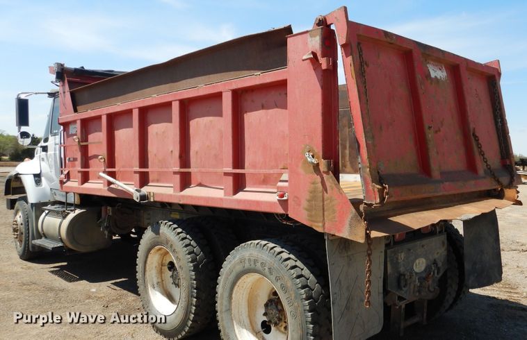 image for item ES9656 2006 International 7600  dump truck