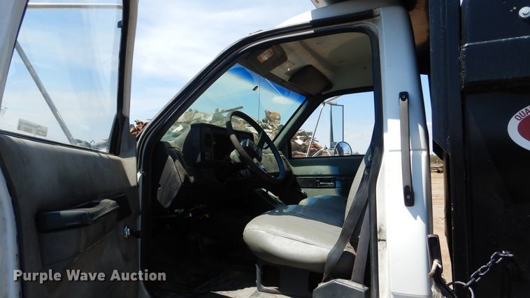 image for item ES9657 1999 Chevrolet C6500  dump truck