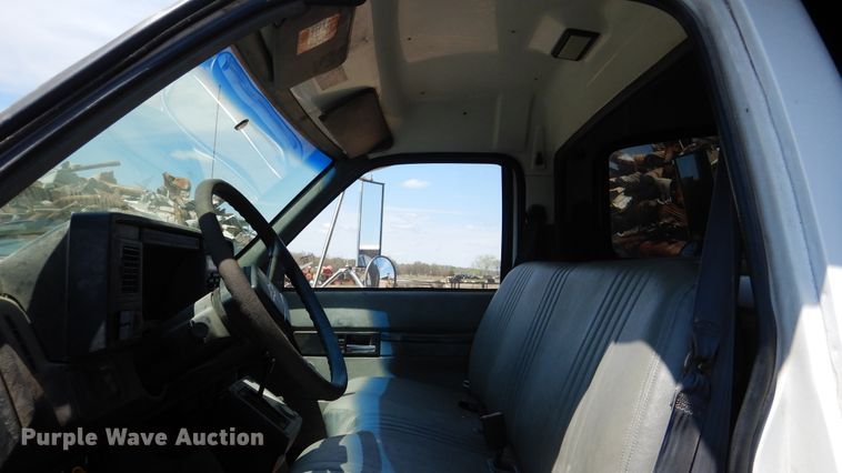 image for item ES9657 1999 Chevrolet C6500  dump truck