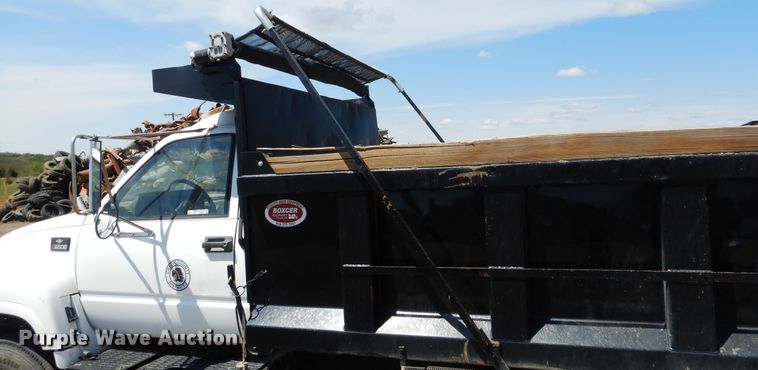 image for item ES9657 1999 Chevrolet C6500  dump truck