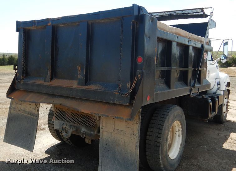 image for item ES9657 1999 Chevrolet C6500  dump truck