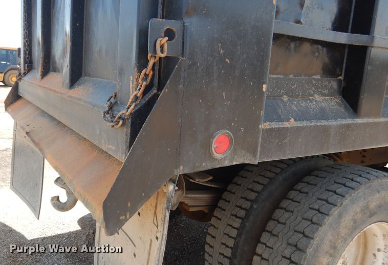 image for item ES9657 1999 Chevrolet C6500  dump truck