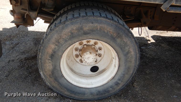 image for item ES9657 1999 Chevrolet C6500  dump truck