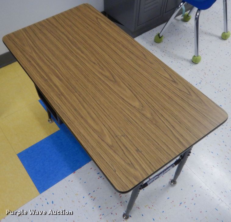 image for item ET9175 Approximately 120 desks