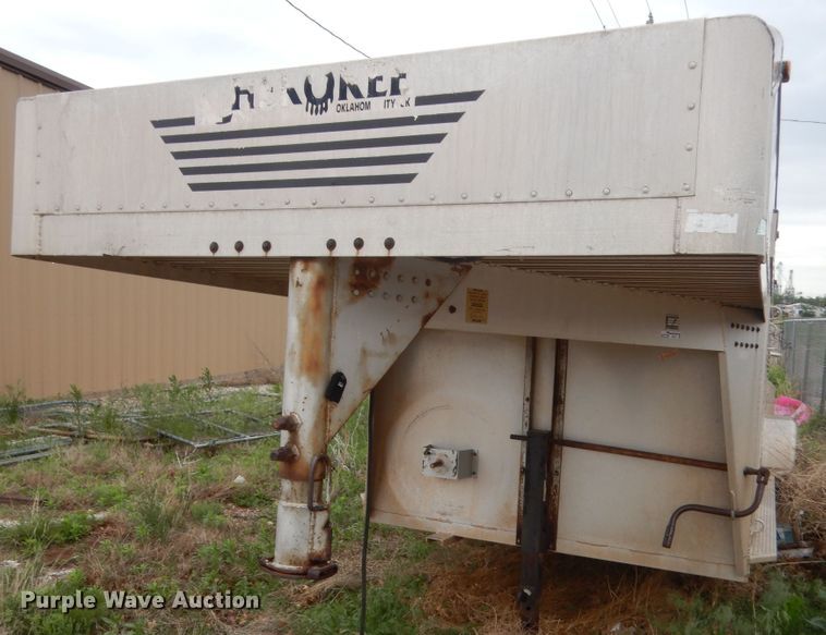 image for item ET9177 1993 Cherokee  livestock trailer