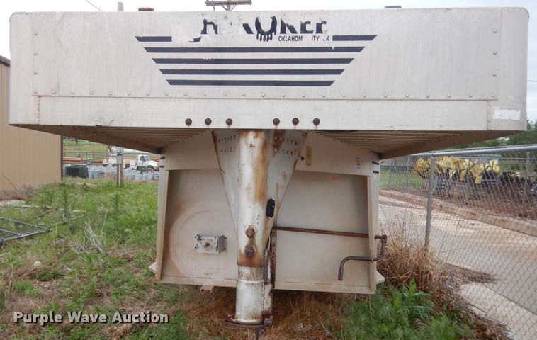 image for item ET9177 1993 Cherokee  livestock trailer