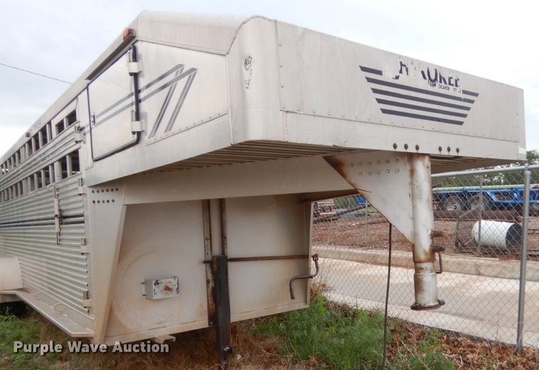 image for item ET9177 1993 Cherokee  livestock trailer