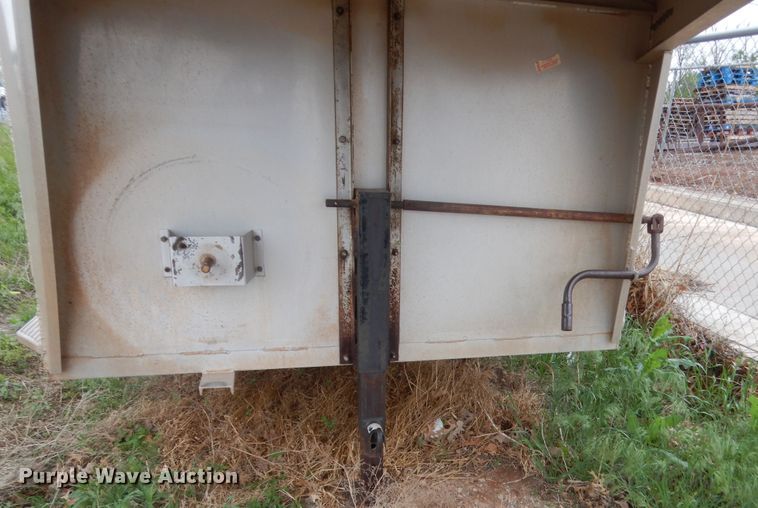 image for item ET9177 1993 Cherokee  livestock trailer
