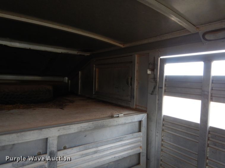 image for item ET9177 1993 Cherokee  livestock trailer