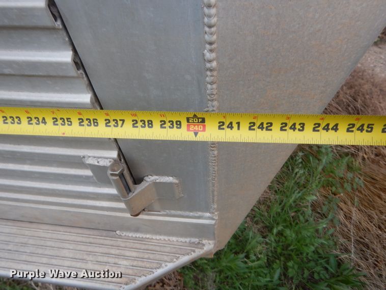 image for item ET9177 1993 Cherokee  livestock trailer