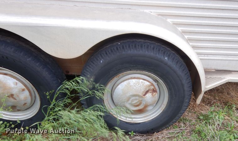 image for item ET9177 1993 Cherokee  livestock trailer