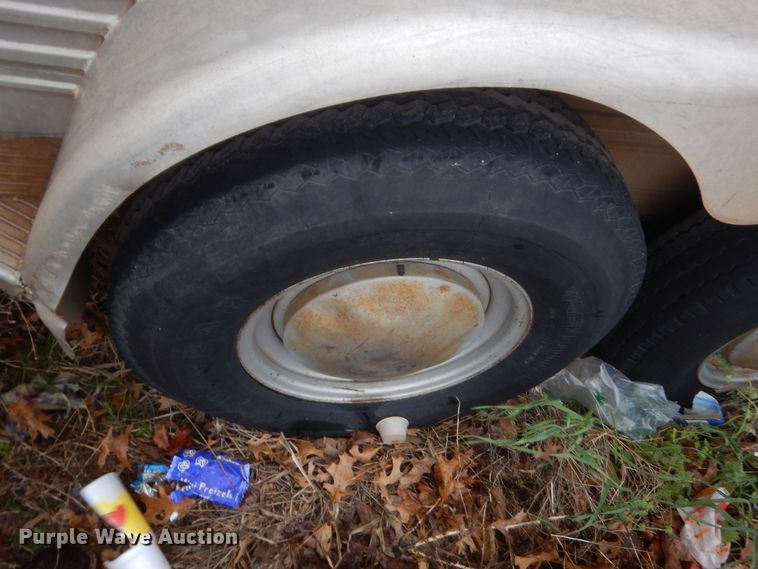 image for item ET9177 1993 Cherokee  livestock trailer