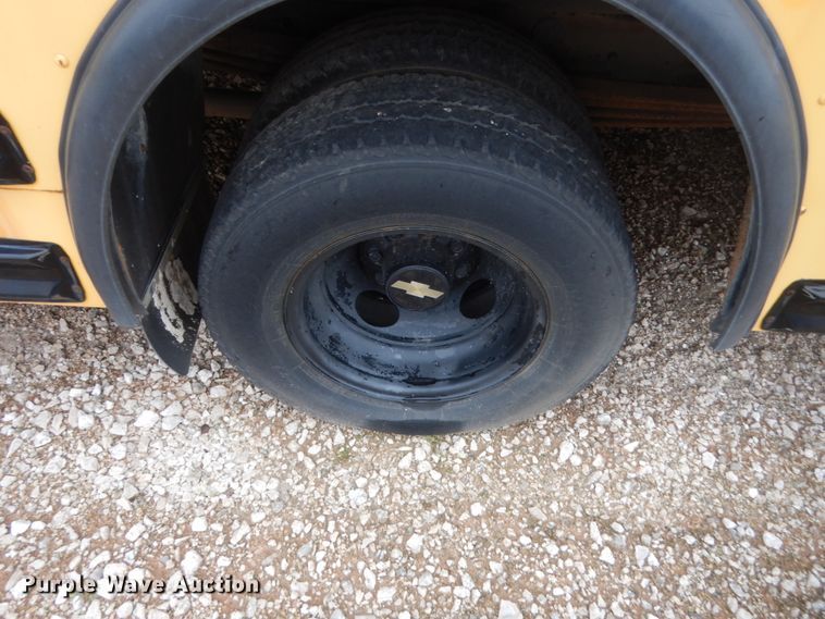 image for item ET9178 2002 Chevrolet Express G3500  school bus