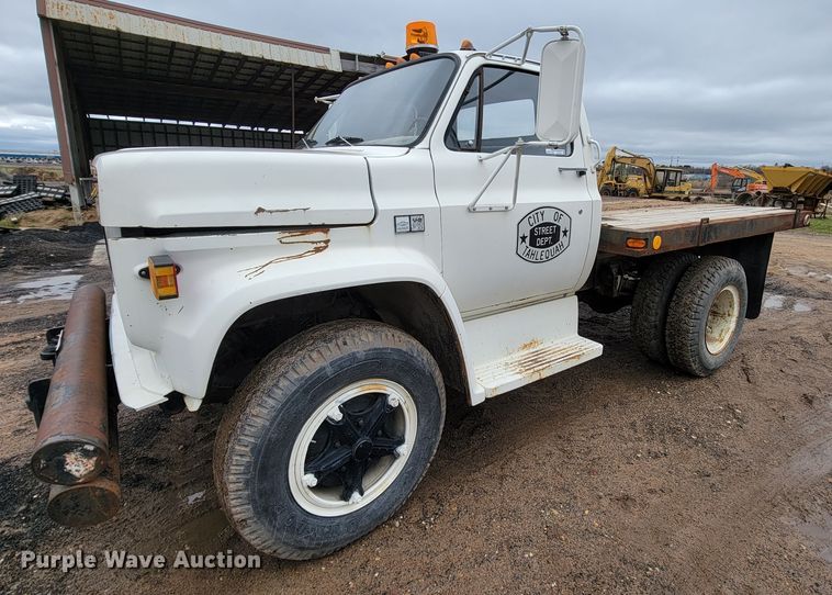 image for item FL9129 1982 Chevrolet 70  flatbed truck