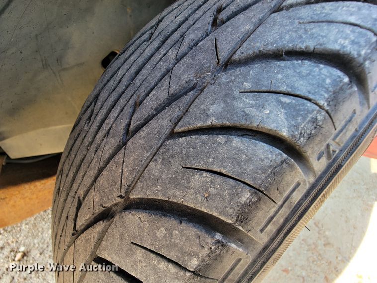 image for item FL9189 2000 Ford Taurus