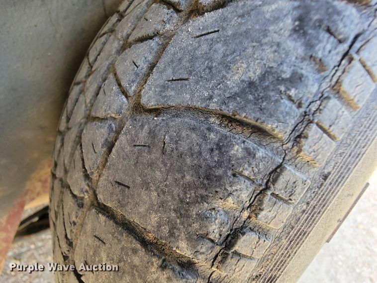 image for item FL9189 2000 Ford Taurus