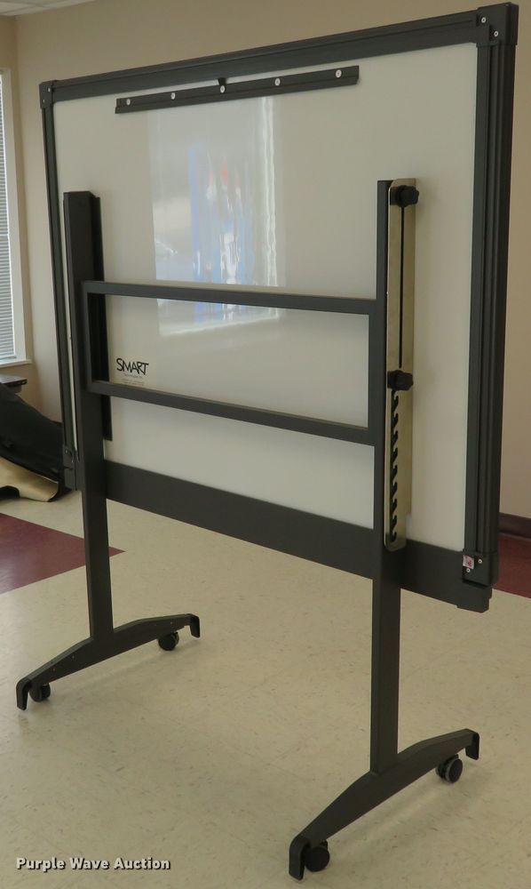 image for item FP9259 Smart Technologies Smartboard SB580