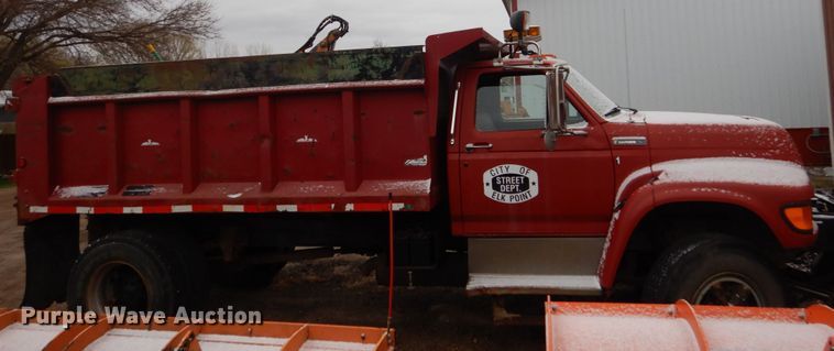 image for item HE9625 1996 Ford F800  dump truck