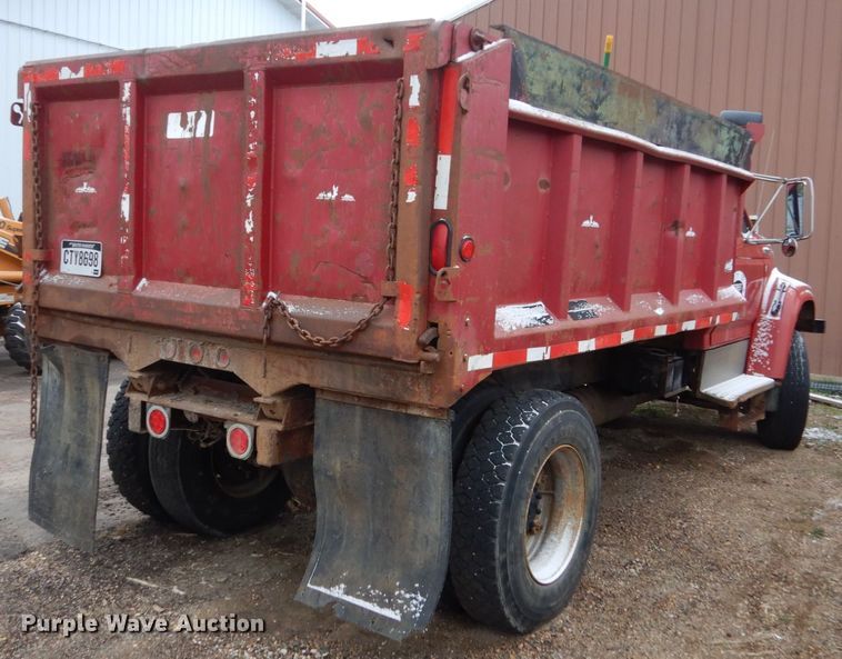 image for item HE9625 1996 Ford F800  dump truck