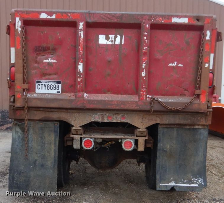 image for item HE9625 1996 Ford F800  dump truck