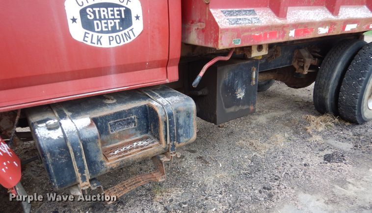 image for item HE9625 1996 Ford F800  dump truck