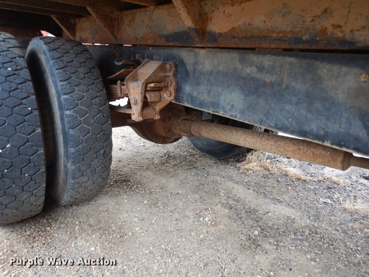 image for item HE9625 1996 Ford F800  dump truck