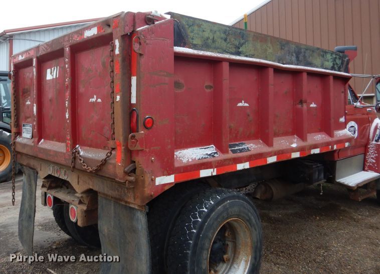 image for item HE9625 1996 Ford F800  dump truck