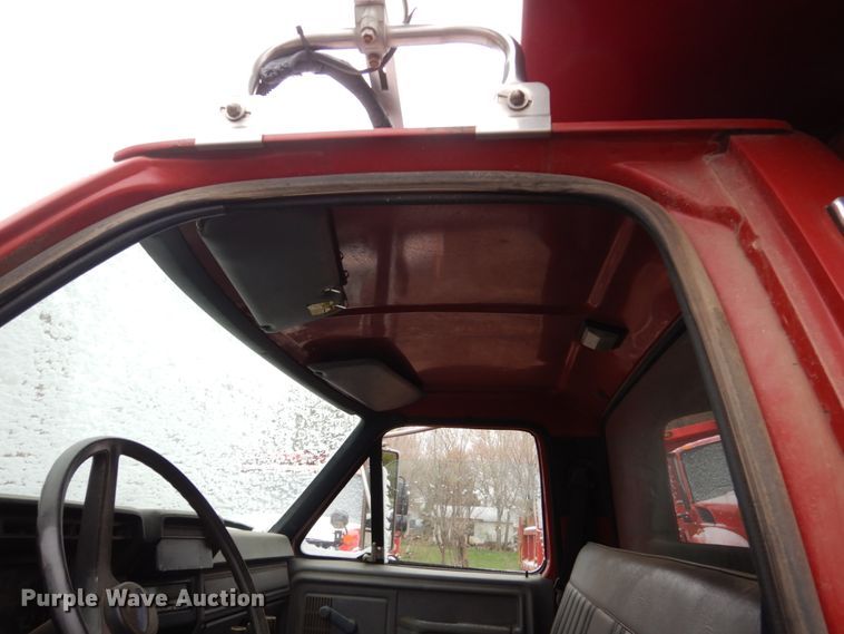 image for item HE9625 1996 Ford F800  dump truck