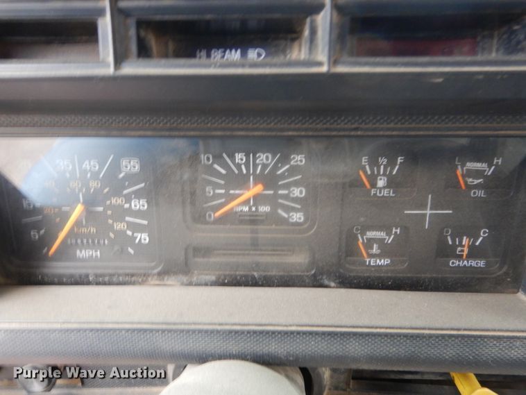 image for item HE9625 1996 Ford F800  dump truck