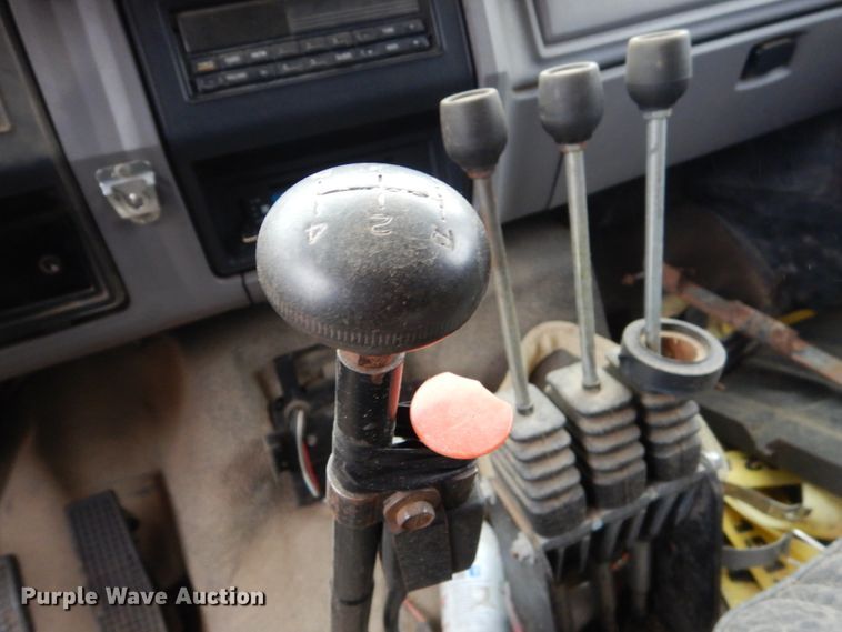 image for item HE9625 1996 Ford F800  dump truck