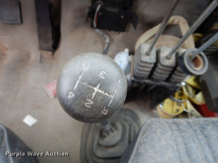 image for item HE9625 1996 Ford F800  dump truck