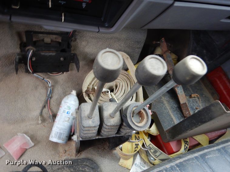 image for item HE9625 1996 Ford F800  dump truck