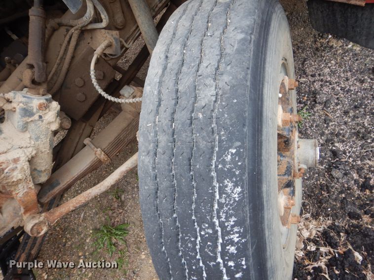 image for item HE9625 1996 Ford F800  dump truck