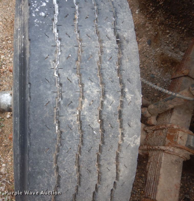 image for item HE9625 1996 Ford F800  dump truck