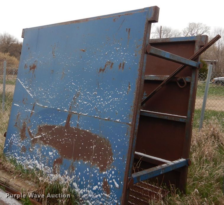 image for item HE9627 (2) trench boxes