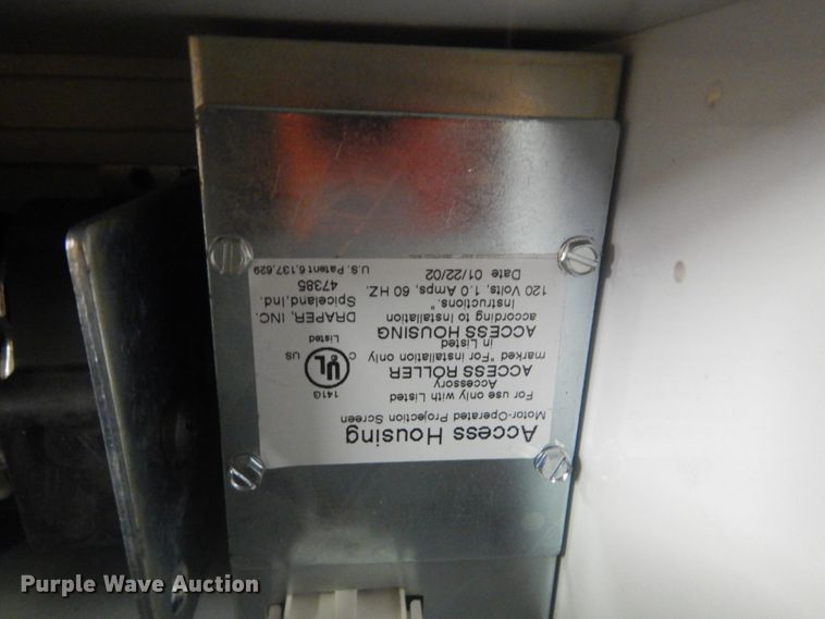 image for item HE9700 Projection screen