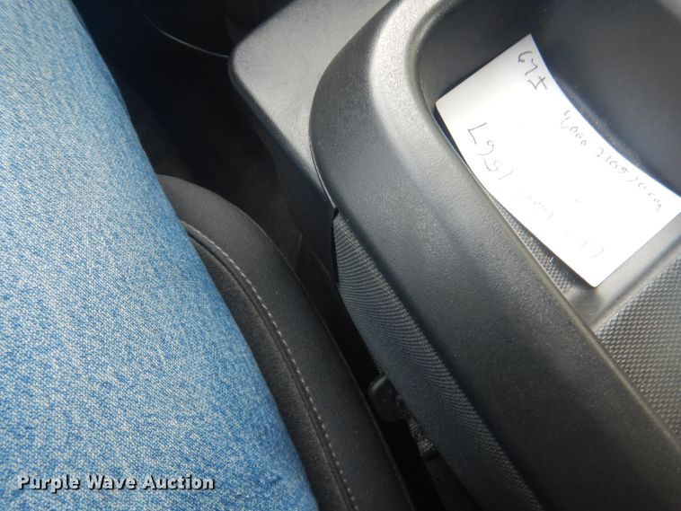 image for item HE9700 Projection screen