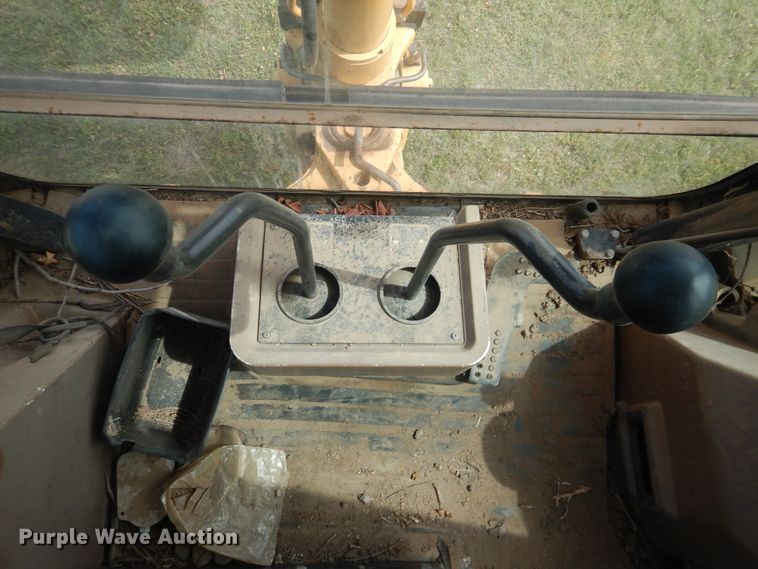 image for item HI9045 1997 John Deere 310E  backhoe