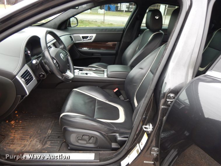 image for item HO9413 2013 Jaguar XF