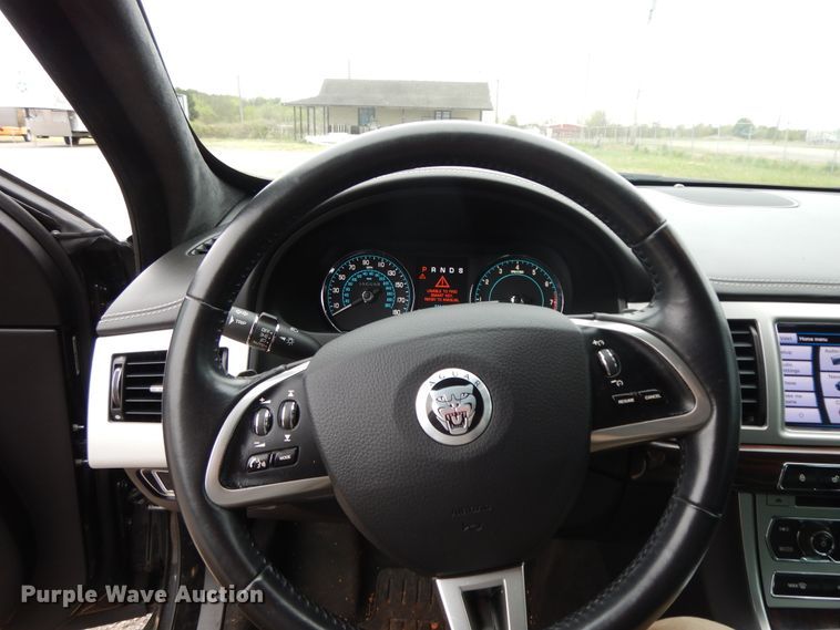 image for item HO9413 2013 Jaguar XF