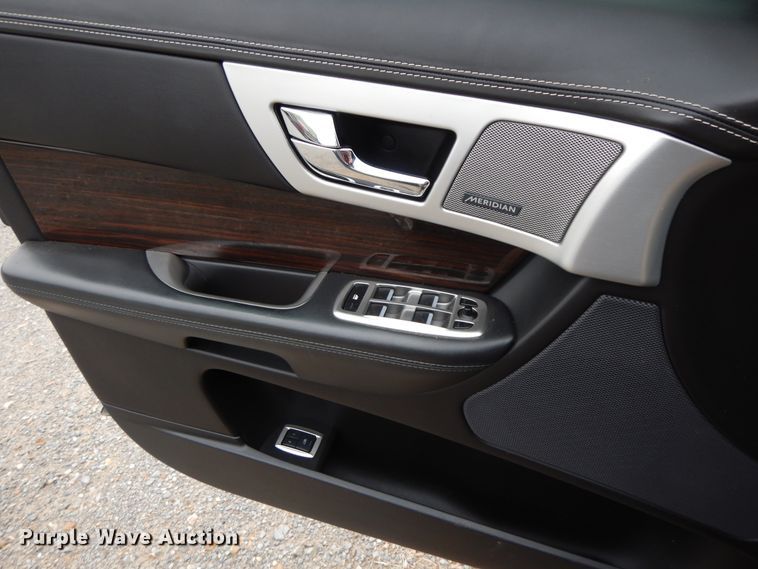 image for item HO9413 2013 Jaguar XF