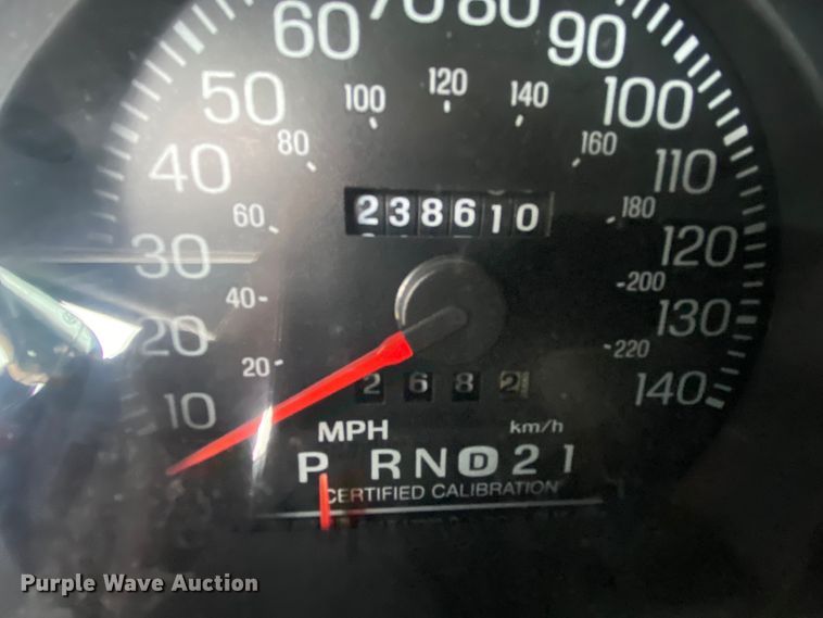 image for item HR9354 2004 Ford Crown Victoria Police Interceptor