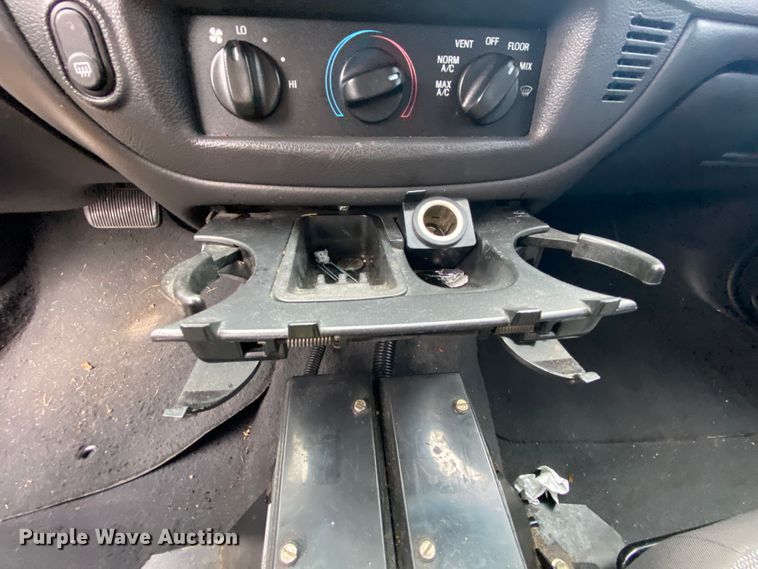 image for item HR9354 2004 Ford Crown Victoria Police Interceptor