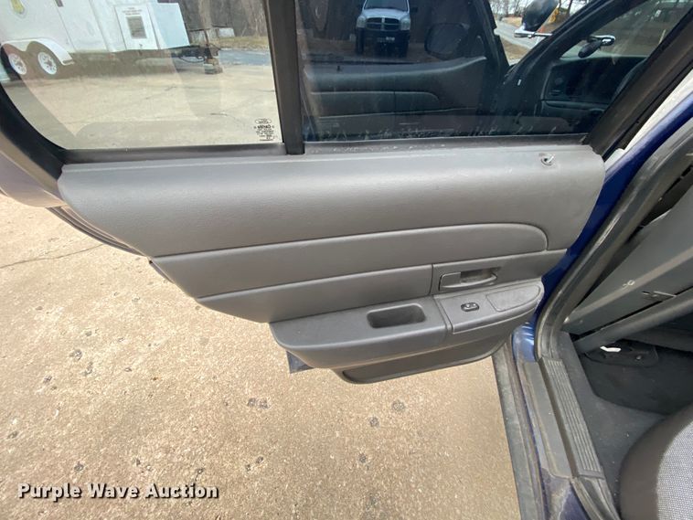 image for item HR9354 2004 Ford Crown Victoria Police Interceptor