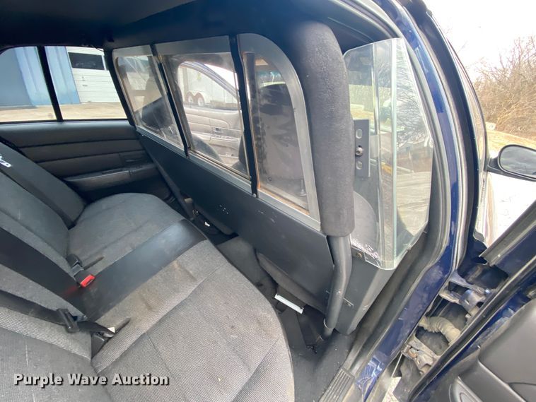 image for item HR9354 2004 Ford Crown Victoria Police Interceptor