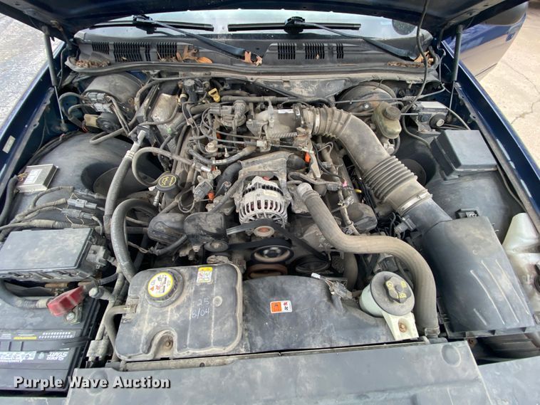 image for item HR9354 2004 Ford Crown Victoria Police Interceptor